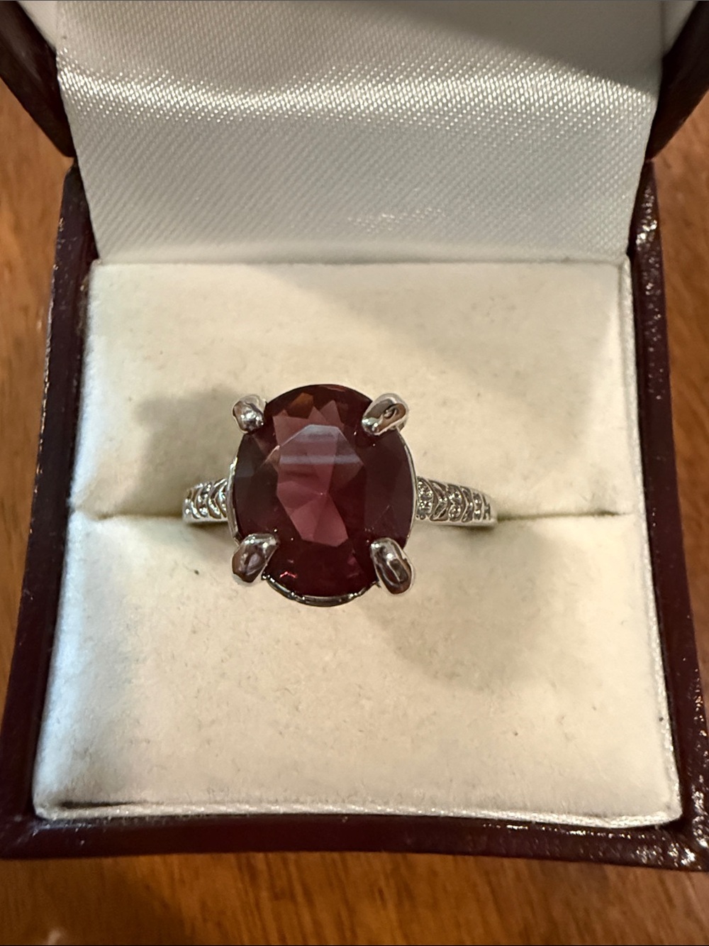 Classic Oval Deep Red Garnet on Silver-Tone Ring Size 8